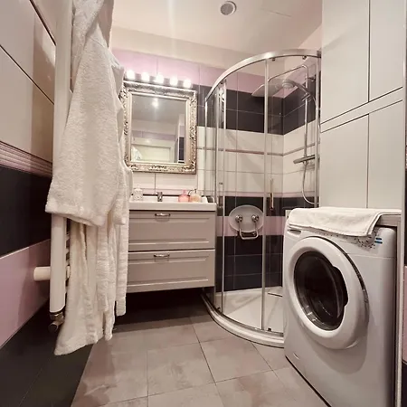 Moderni Apartman Na Hluboke V Praze - Idealni Pro 4 Prague Exterior photo