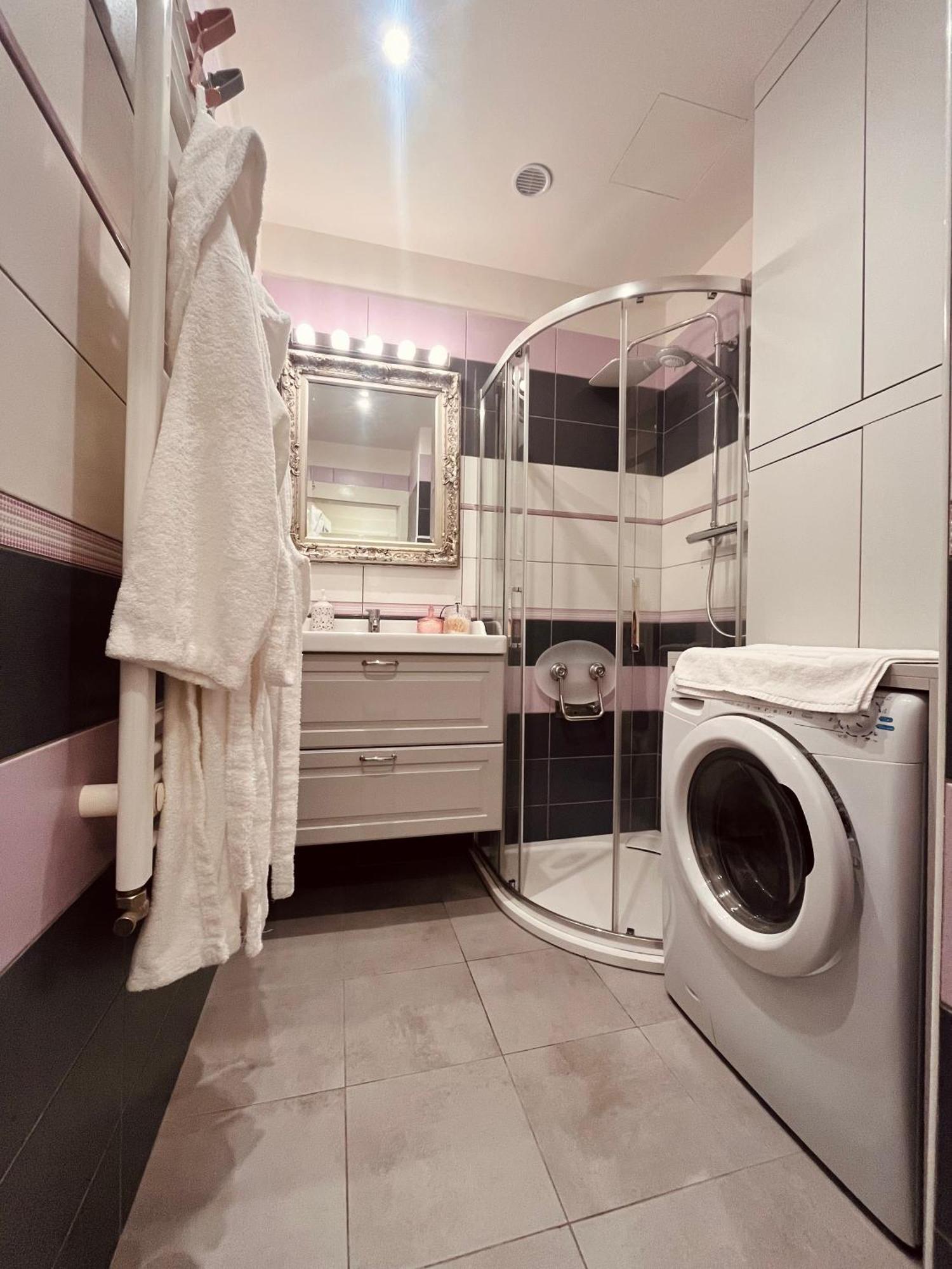 Apartment Moderni Na Hluboke V Praze - Idealni Pro 4 *